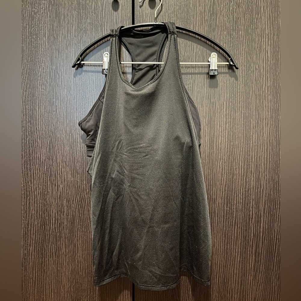 Lululemon workout top